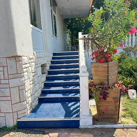 модева Hotell Tjernomorets