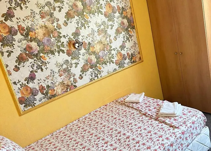 Hotel модева Chernomorets