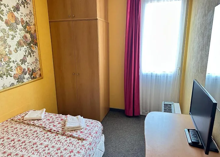 Hotel модева Chernomorets